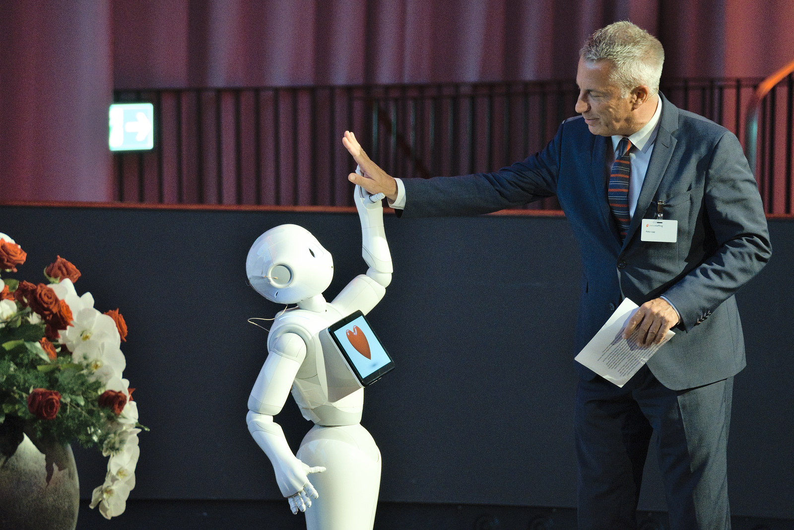 Reto Lipp und Roboter Pepper Reto Lipp und Roboter Pepper